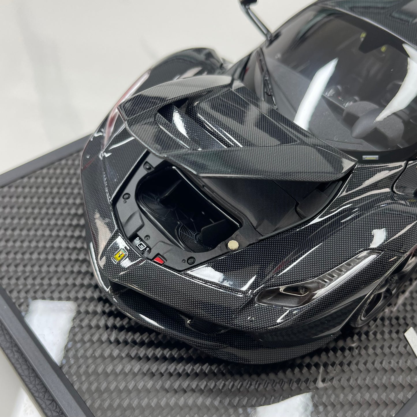 BBR 1/18 Ferrari LaFerrari Alloy Full Opening Carbon Fiber Leather Case Version Black BBR182244CH