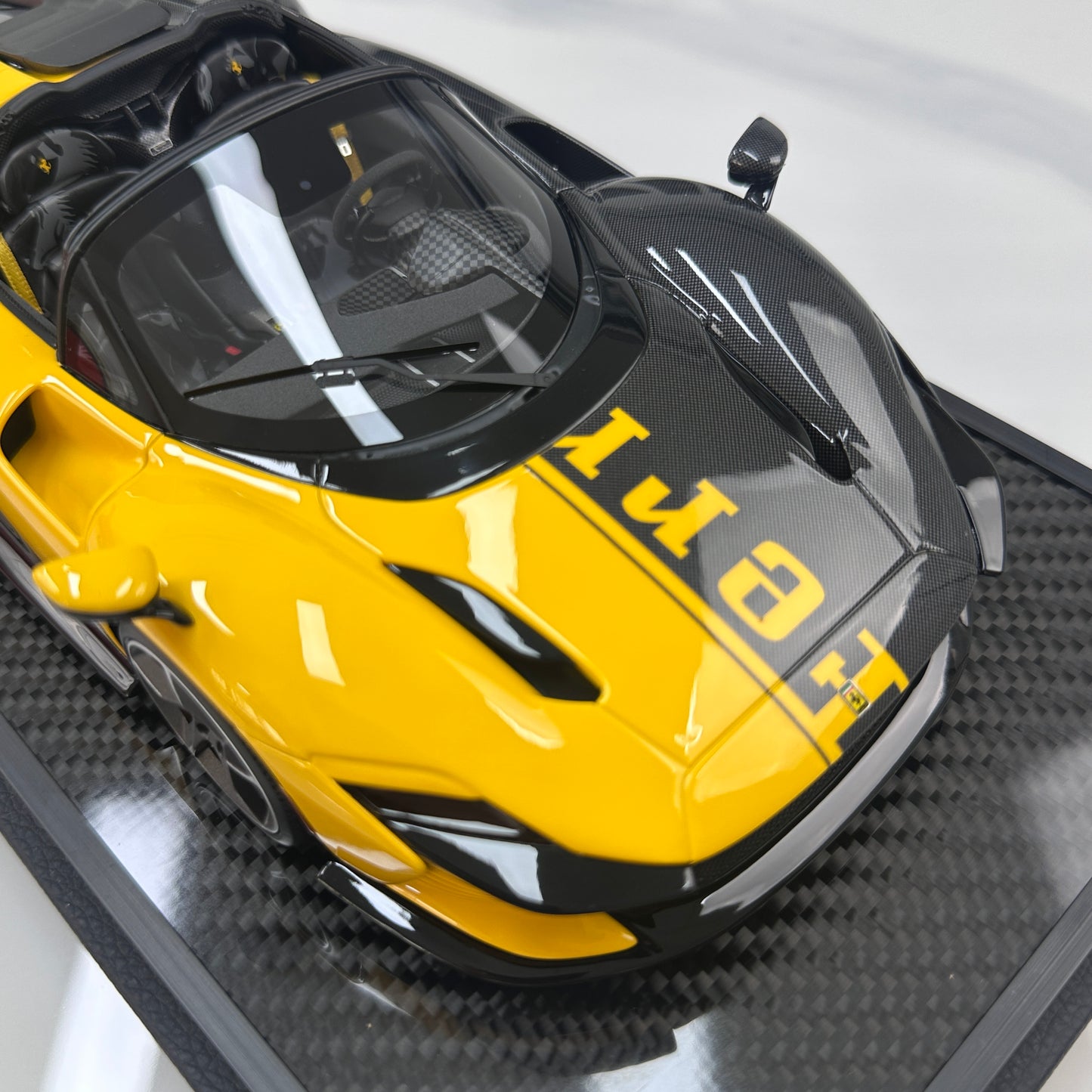 BBR 1/18 Ferrari SP3 Daytona 599+1 Spider - Open Roof Modena Yellow/Black Carbon Fiber P18214TMOCH