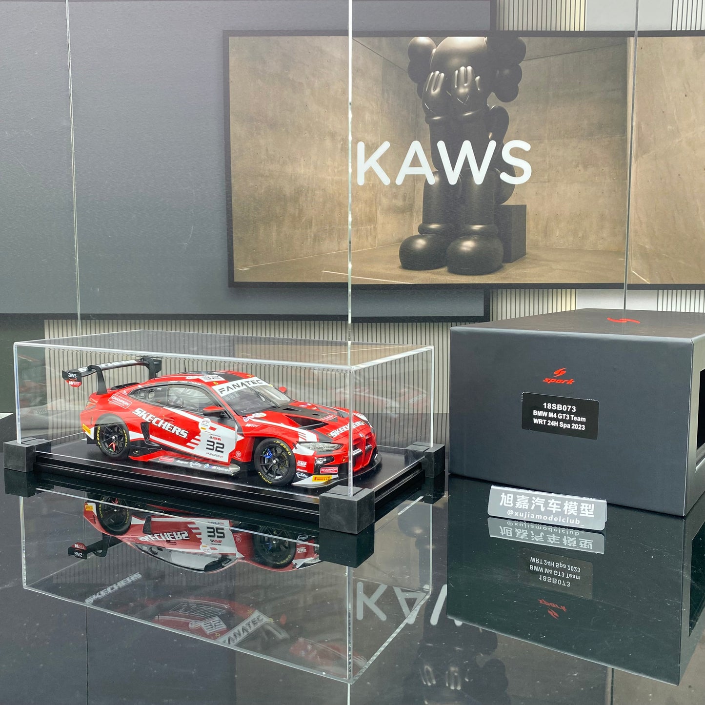 SPARK 1/18 BMW M4 GT3 WRT Team 2023 Spa Endurance Race No. 32 Red Paint Simulation Car Model Ornament