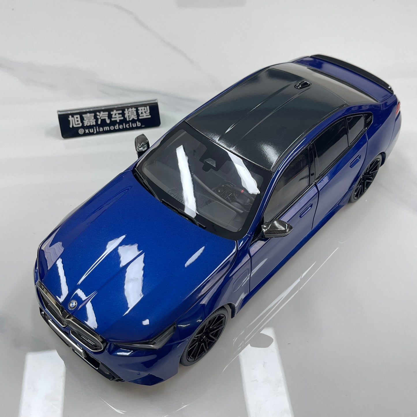 MINICHAMPS 1/18 BMW M5 2024 Metallic Blue 110023802
