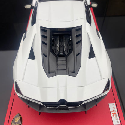 Colección de adornos de simulación de coche Lamborghini Reveulto Starlight White a escala 1/18
