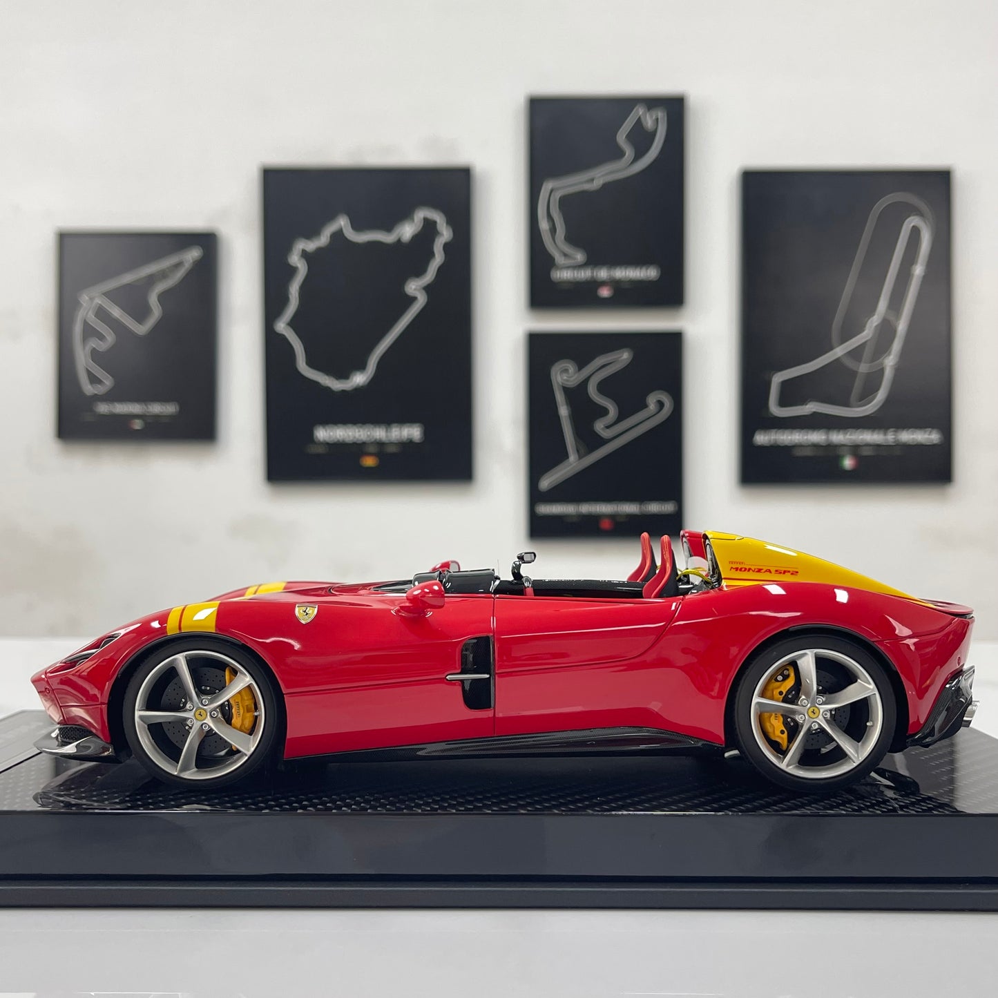 CE 1/18 Ferrari Monza SP2 – Prancing Horse Red – CE012