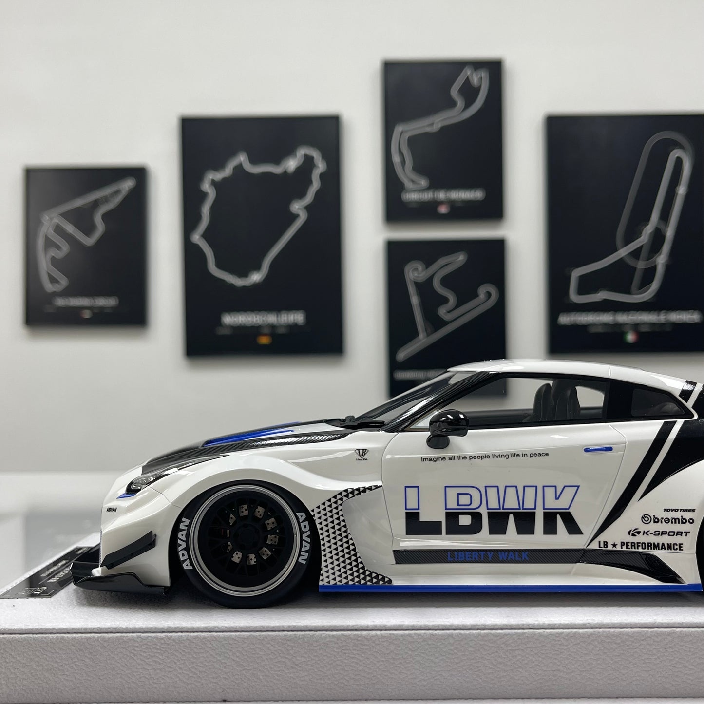 BBA MODEL 1/18 Nissan GTR 35GT-RR Blue and White Limited Edition Model Car