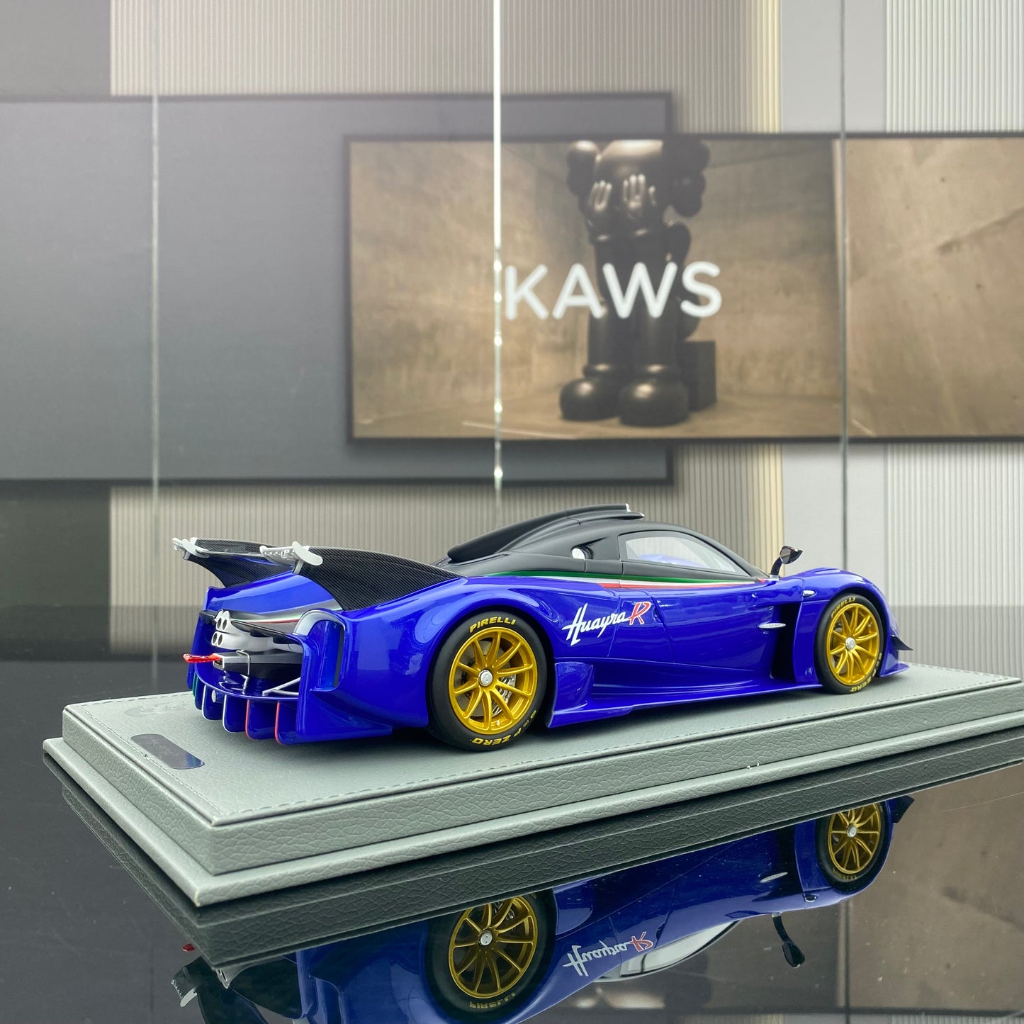 BBR 1/18 Pagani Huayra R blue simulation car model ornaments