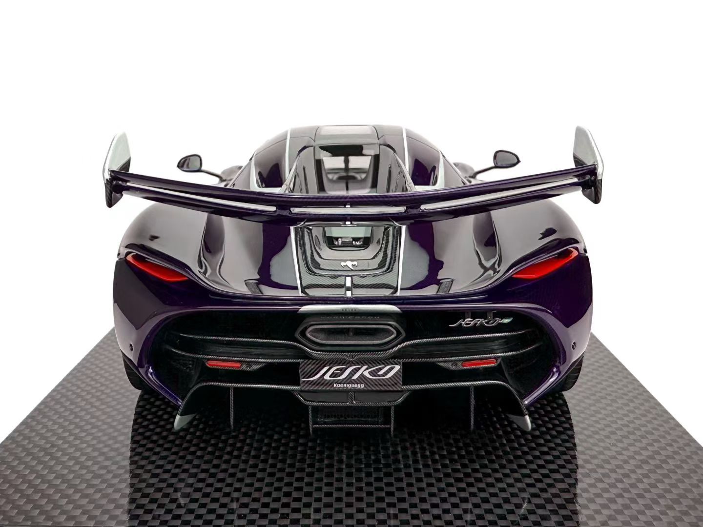 Frontiart 1/18 Koenigsegg Jesko Carbon Purple, limited to 100 units worldwide.
