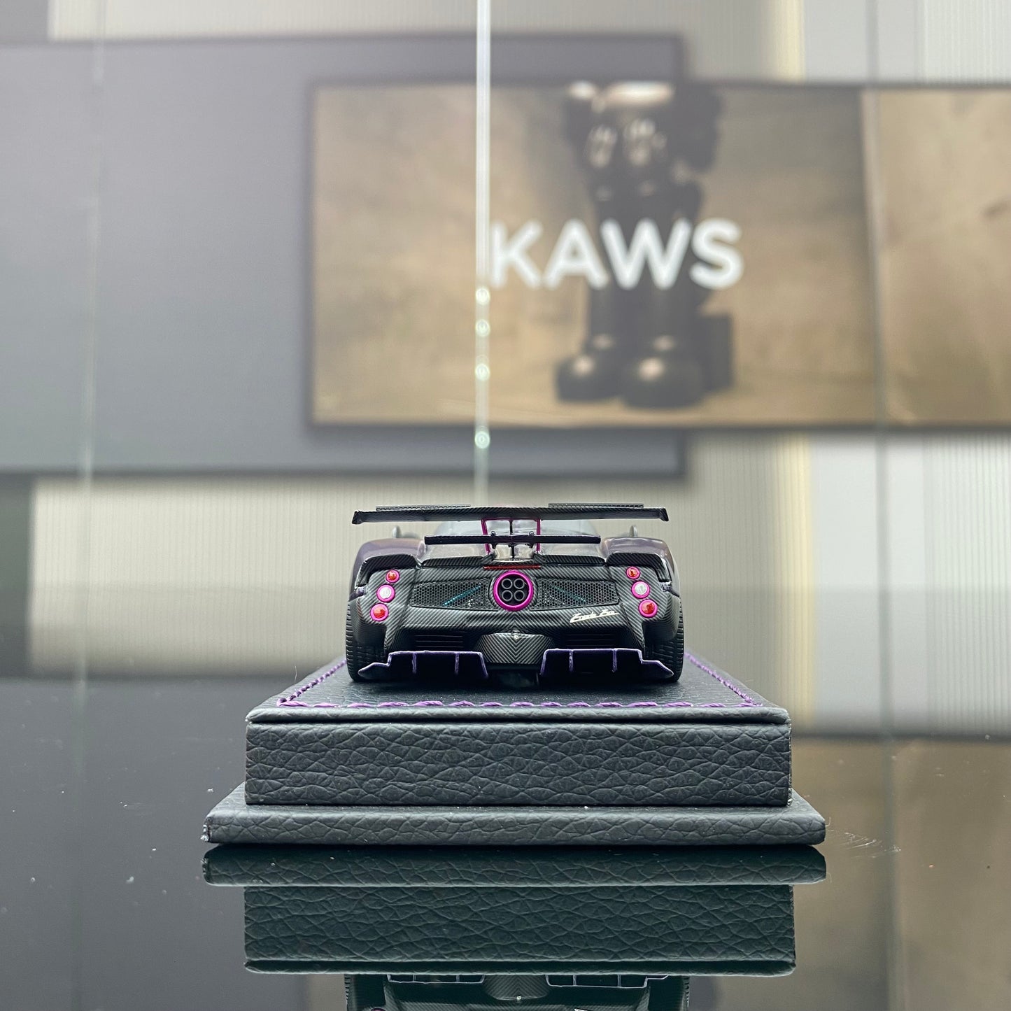 Adorno de coche PEAKO 1/43 Pagani Zonda Zun de edición limitada en carbono morado