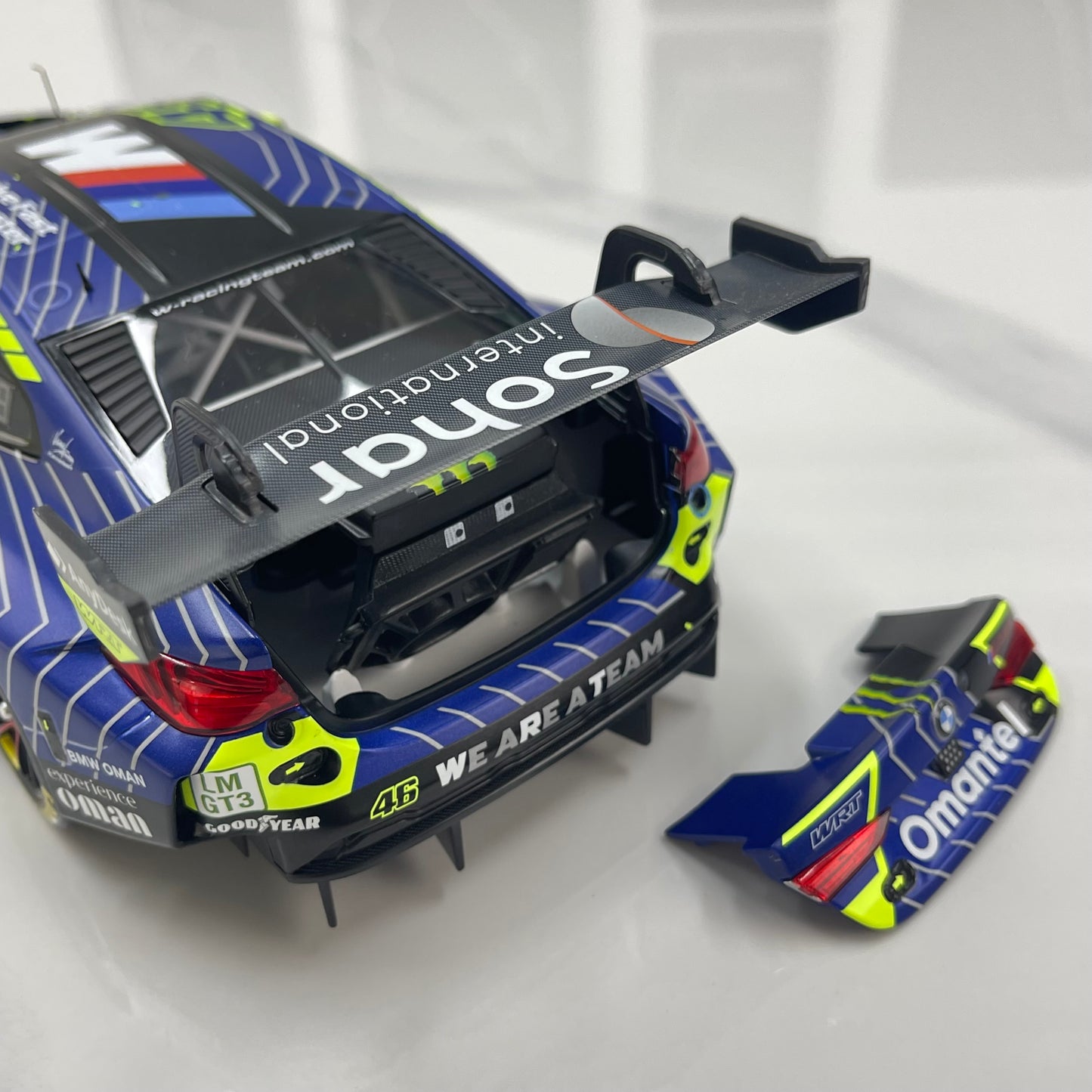 MINICHAMPS 1/18 BMW M4 GT3 EVO Team WRT 24H Le Mans 2025 Blue/Yellow Livery 110252346