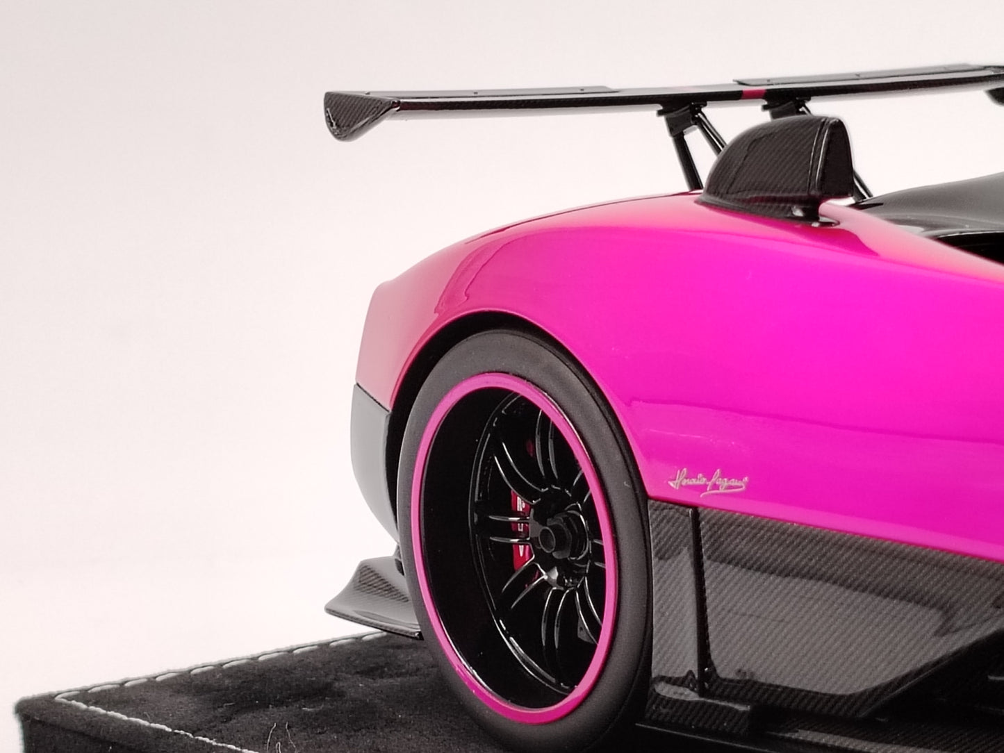 HH Model 1/18 Pagani Zonda Cinque Coupe Electric Pink Limited Edition Car Model