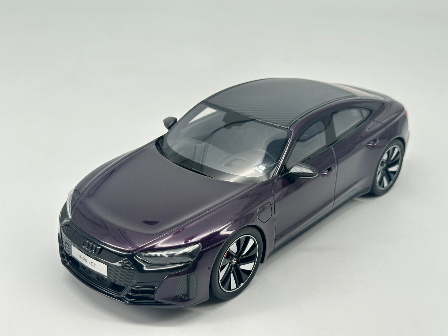 GT Spirit 1/18 Audi RS E-TRON Purple New Energy Vehicle Model Ornaments