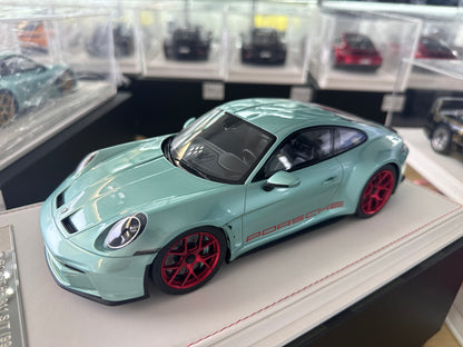 IVY 1/18 Porsche 911 S/T (992)