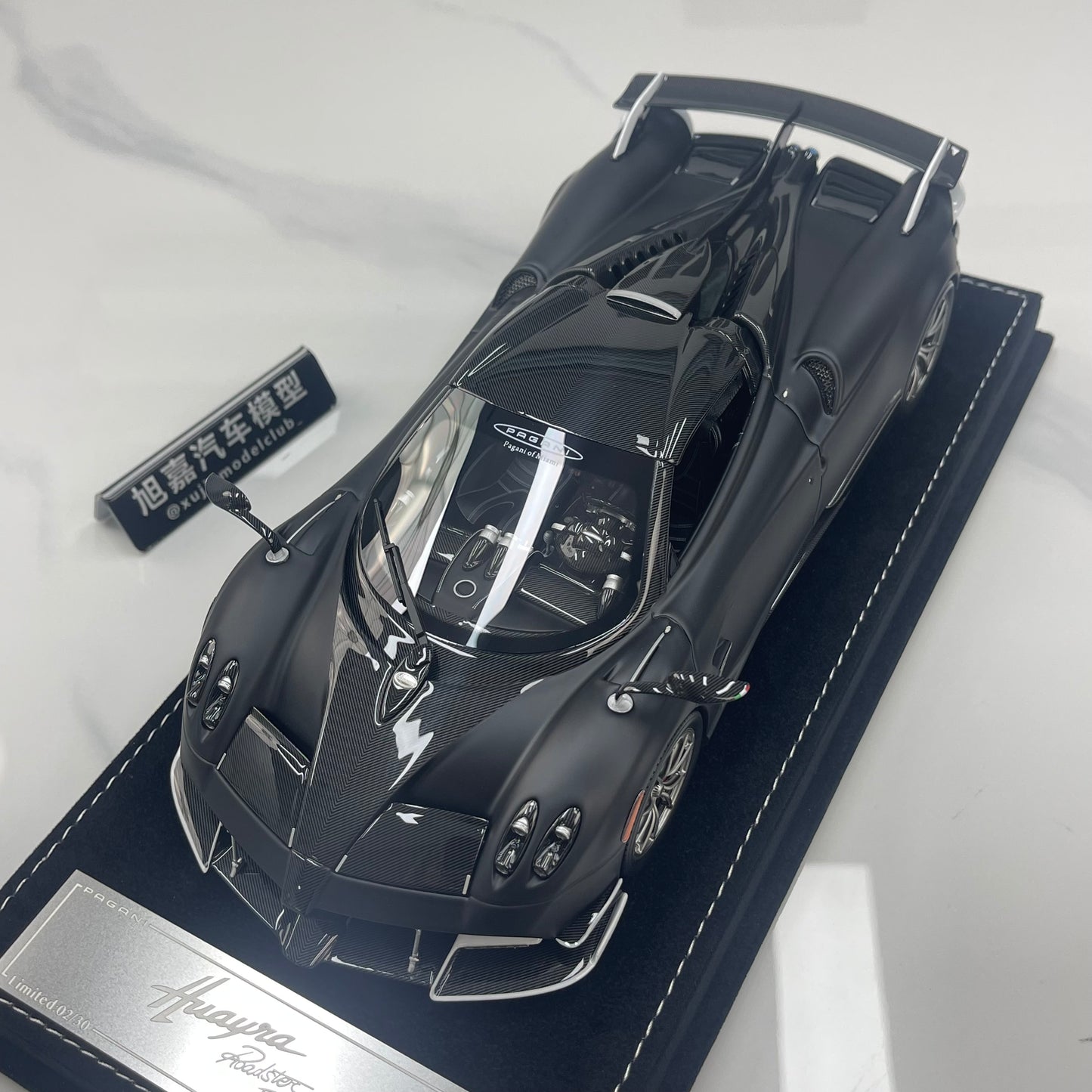 HH Model 1/18 Pagani Huayra Matte Black Carbon HH663