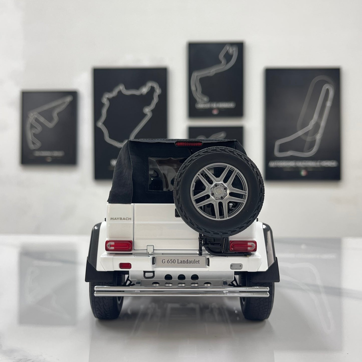 Almost Real 1/18 Mercedes-Benz G 650 Landaulet – Metallic White (820213)