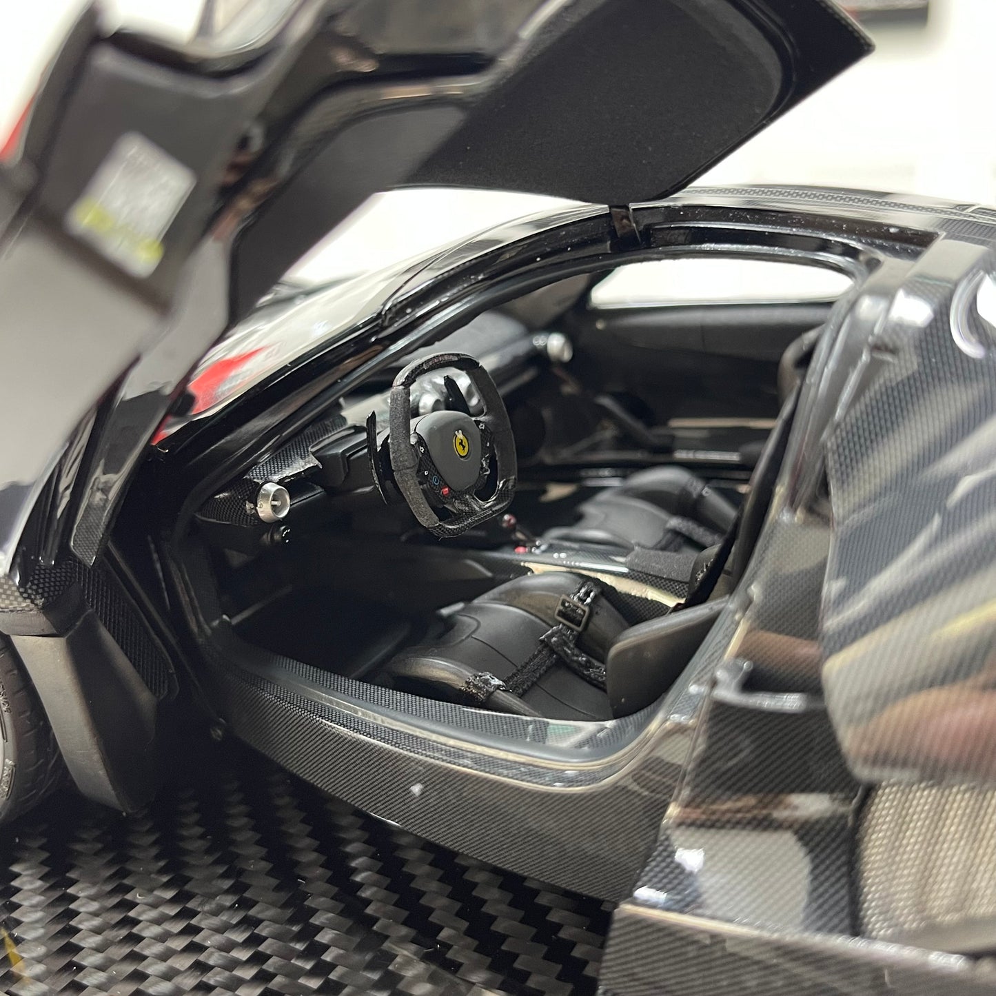 BBR 1/18 Ferrari LaFerrari, Alloy Alloy Fully Open, Carbon Fiber Sole, Black Knight BBR182244A