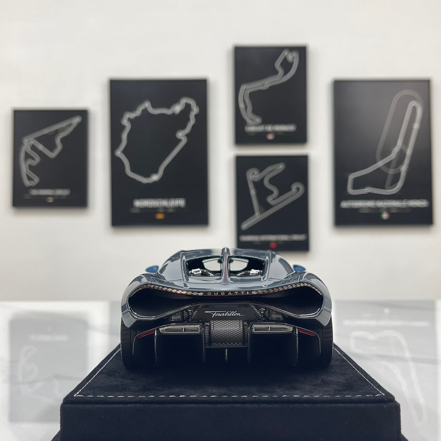 HH MODEL 1/18 Bugatti Tourbillon — Launch Color Limited Edition Model Car