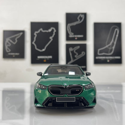 MINICHAMPS 1/18 BMW M5 Touring (2024) – Metallic Green – 110023902