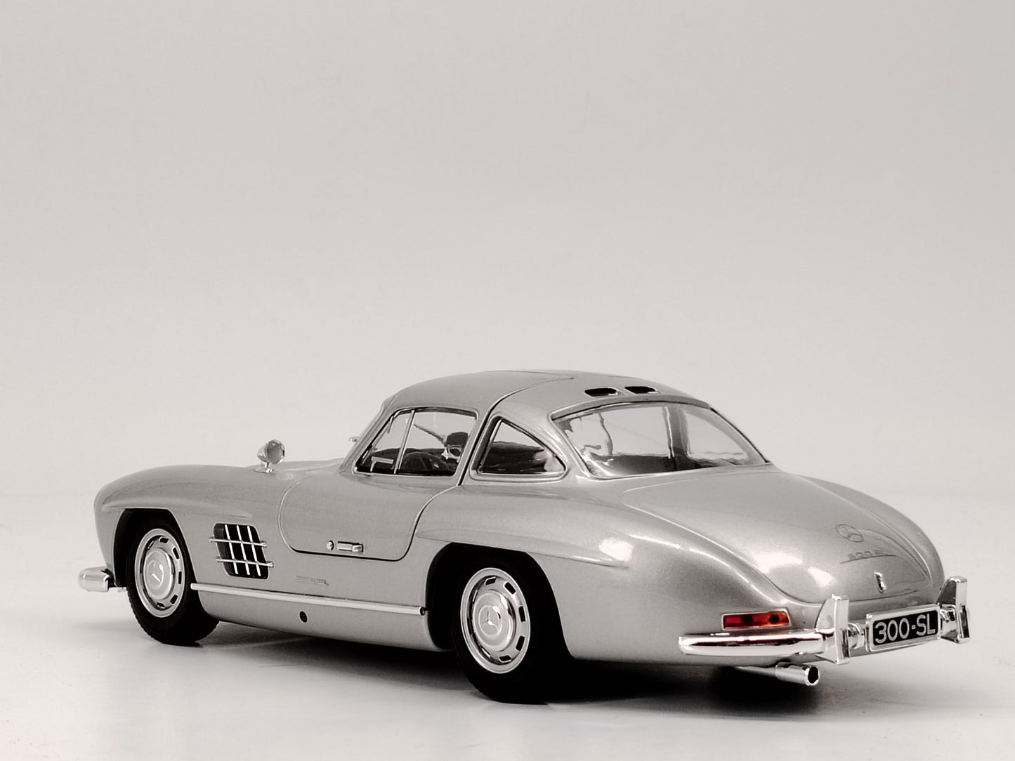 MINICHAMPS 1/18 Mercedes Benz 300SL alloy car model