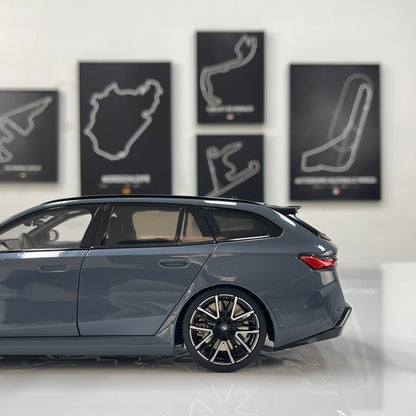 MINICHAMPS 1/18 BMW M5 Touring (2024) – Metallic Grey (110023901)