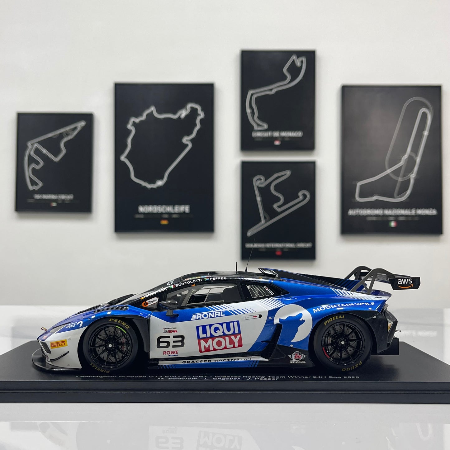 Spark 1/18 Lamborghini Huracán GT3 EVO 2 – 2025 Spa 24 Hours Winner (No. 63, Blue Livery) – 18SPA2025