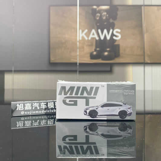 MINIGT 1/64 #747 Lamborghini Urus silver alloy car model
