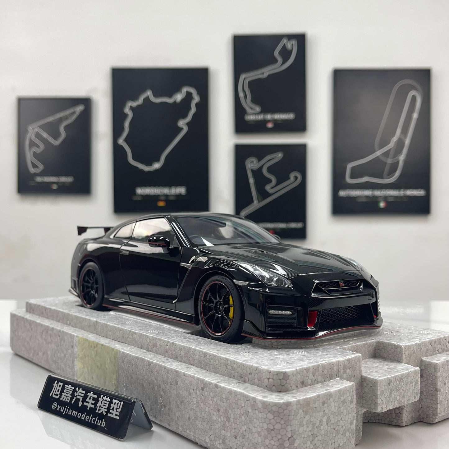 MOTORHELIX 1/18 Nissan GT-R NISMO (R35) Special Edition 2022 – Meteor Flake Black (MH379)