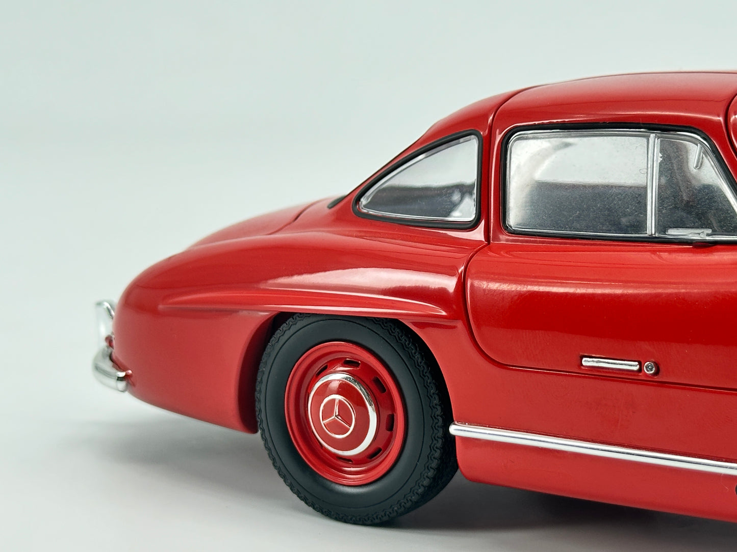 MINICHAMPS 1/18 Mercedes Benz 300SL Full Open Red Simulation Car Model 183039004