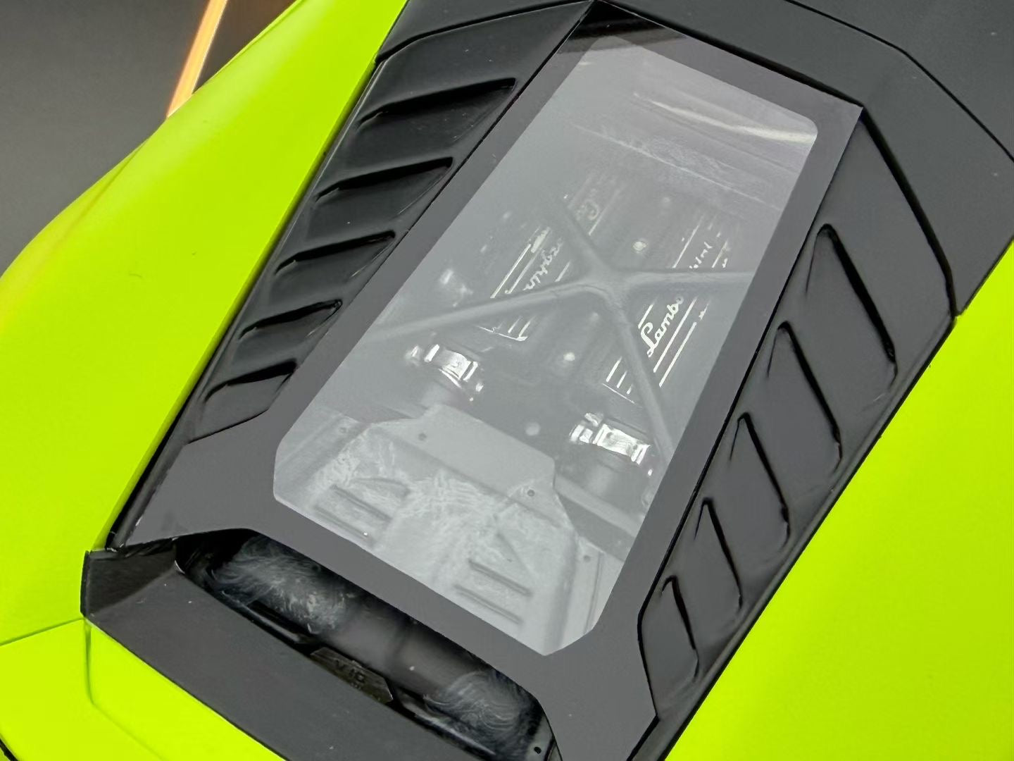 MR 1:18 Lamborghini Huracan Evo Fluo Capsule Verde Shock 24/49 DDJ079