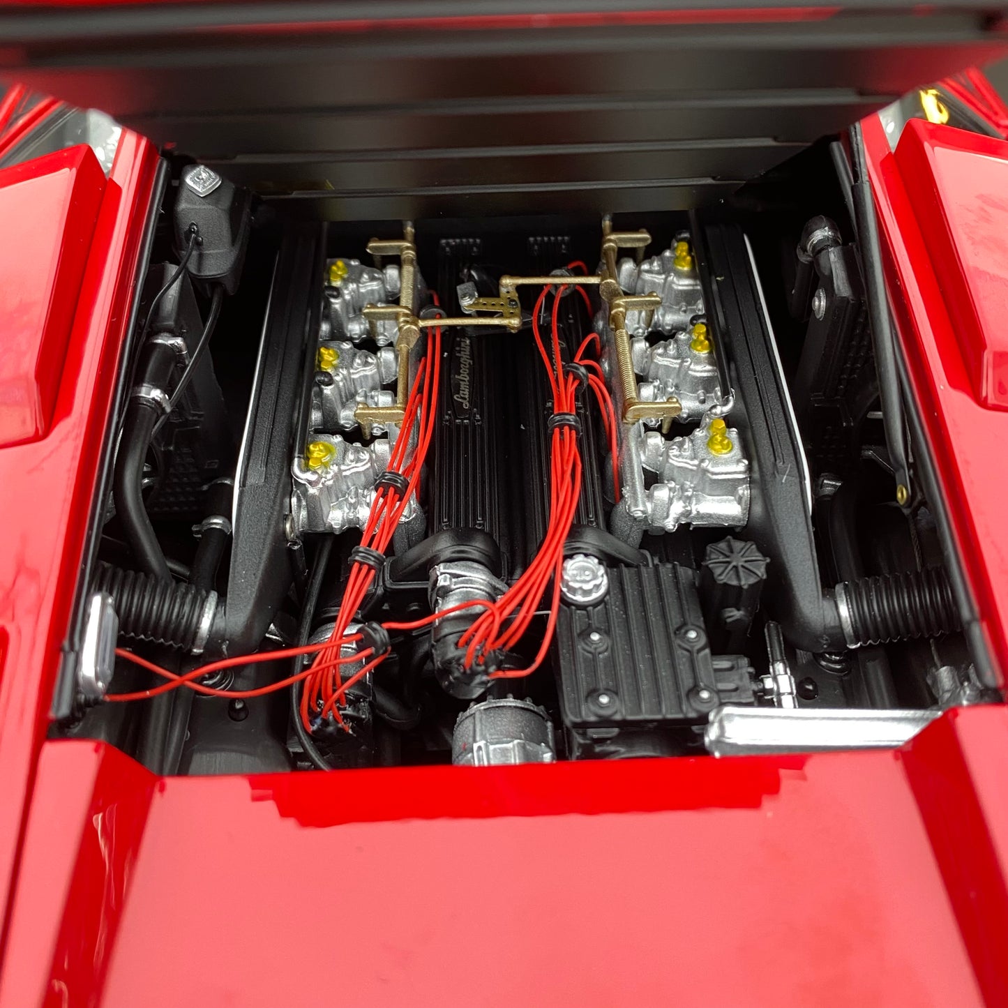 Lamborghini Countach LP400 rojo, modelo de coche de aleación Kyosho a escala 1/12