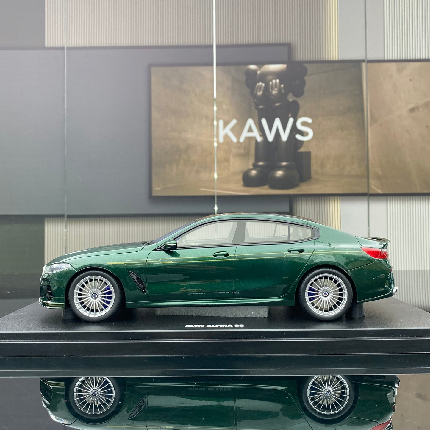 BMW ALPINA B8 GRAN2025, escala 1/18, GT Spirit