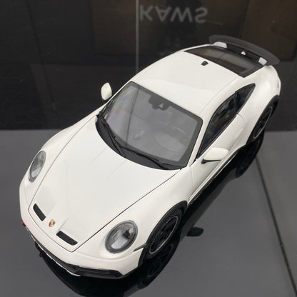 minichamps 1/18 Porsche 911 DAKAR BLUE WITH ROOF RACK alloy car model