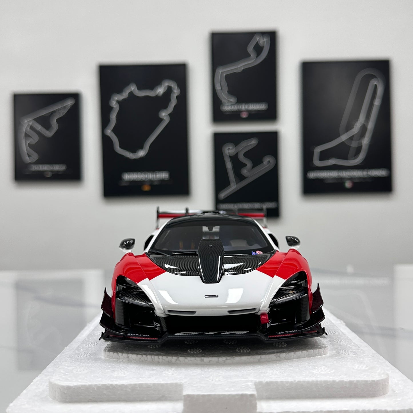 LCD 1/18 McLaren Senna GTR (Red/White) LCD18016-RW