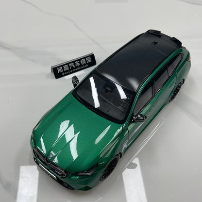 MINICHAMPS 1/18 BMW M5 Touring (2024) – Metallic Green – 110023902