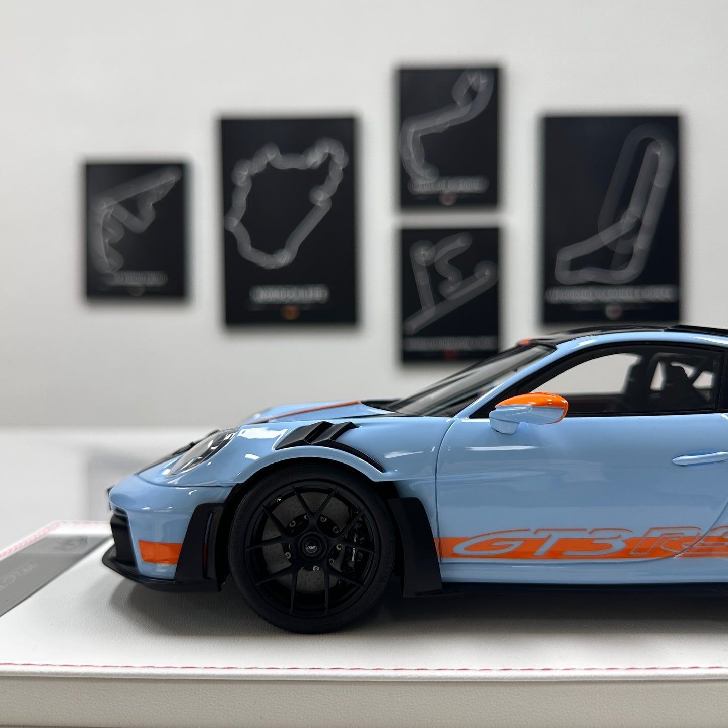 GH MODEL 1/18 Porsche 992 GT3RS Gulf Oil Limited Edition Model Car