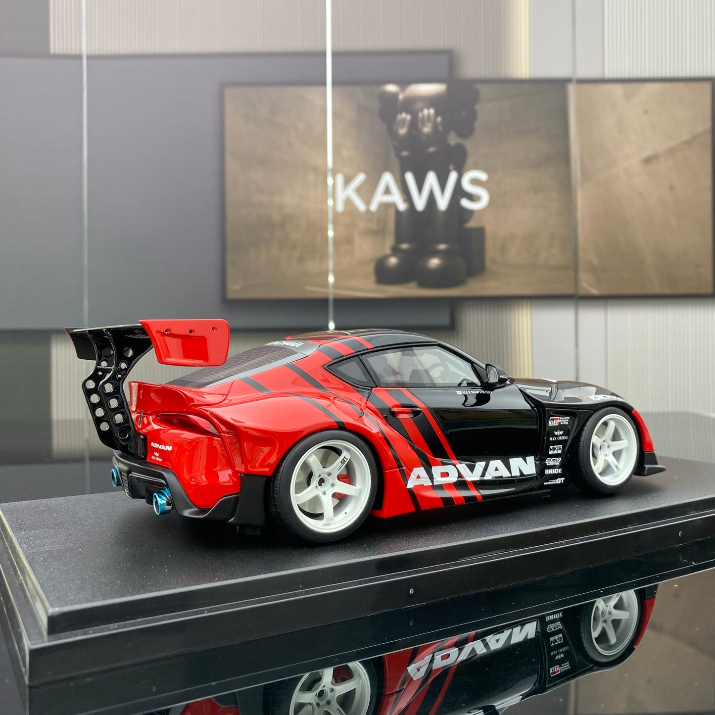 GT Spirit 1/18 Toyota Toyota Supra GR by Advan black and red painting simulation car model