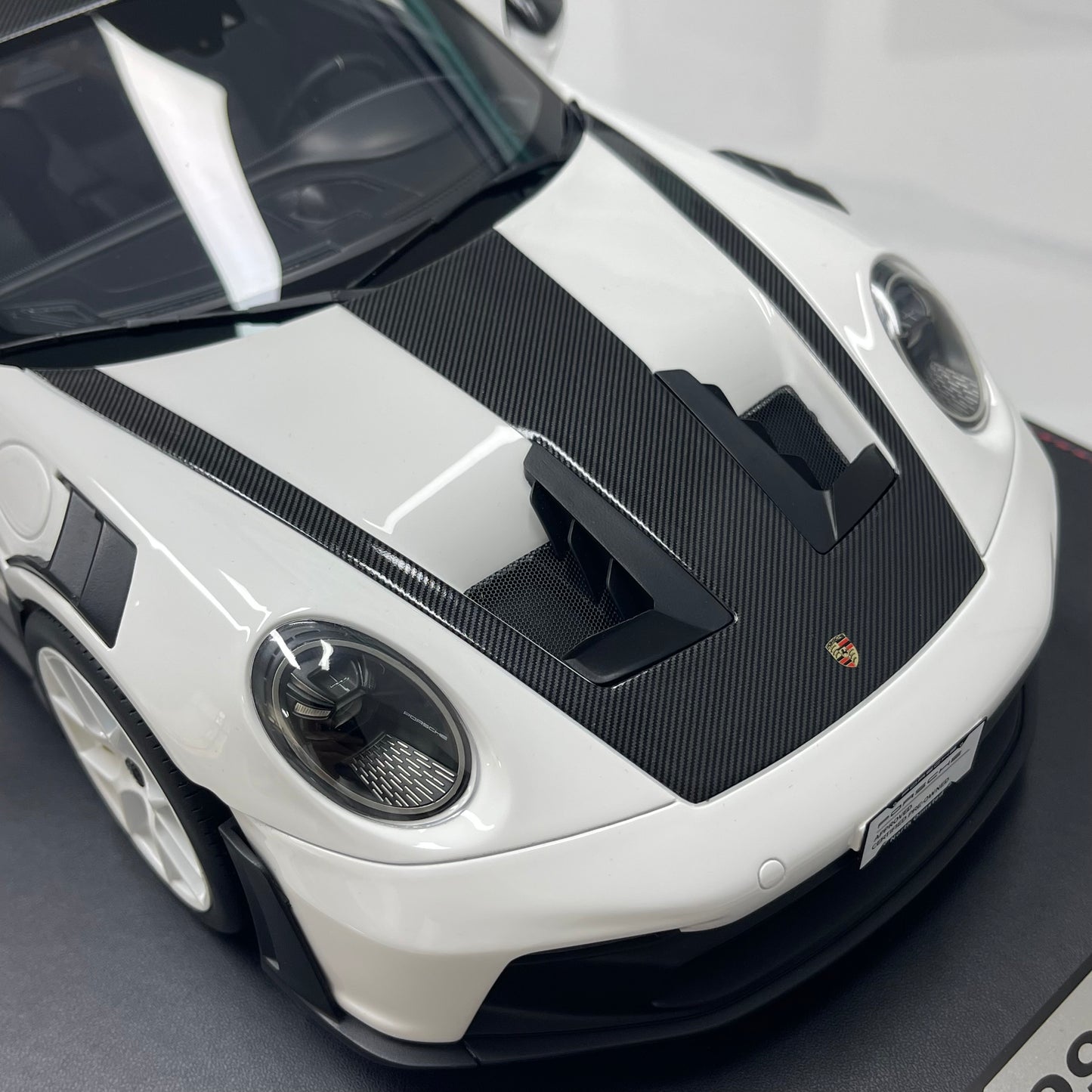 IVY 1/12 Porsche 992 GT3 RS White Wheels Limited Edition Model Car