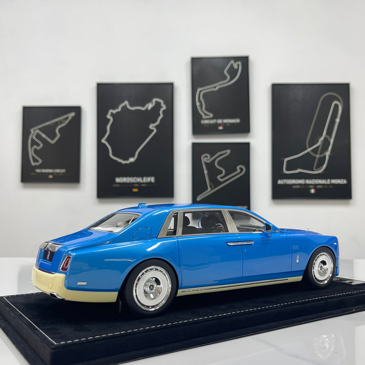 HH Model 1/18 Rolls-Royce Phantom Regatta Edition HH739