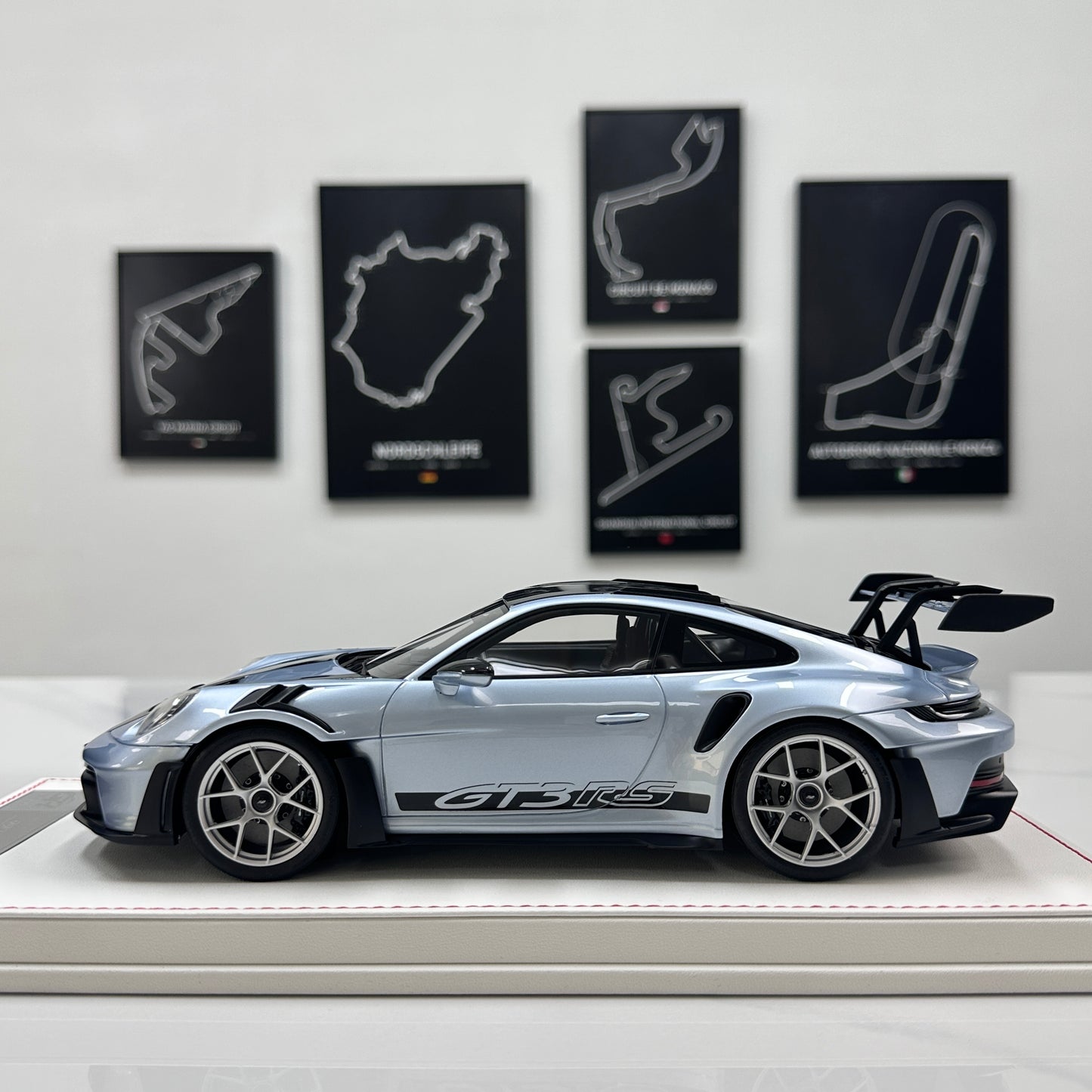 GH MODEL 1/18 Porsche 992 GT3RS Ice Blue Limited Edition Model Car
