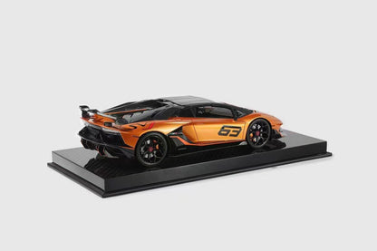 Runner & UU 1/18 Lamborghini SVJ Aventador