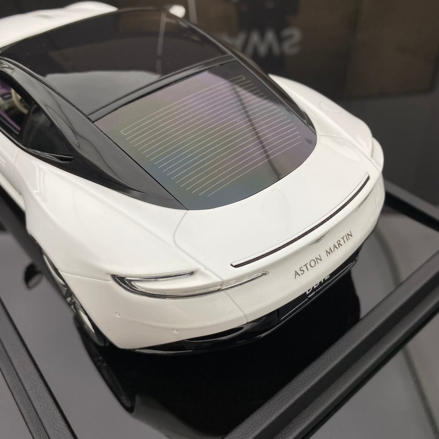 MH 1/18 Aston Martin DB12 COUPE limited edition car model gift