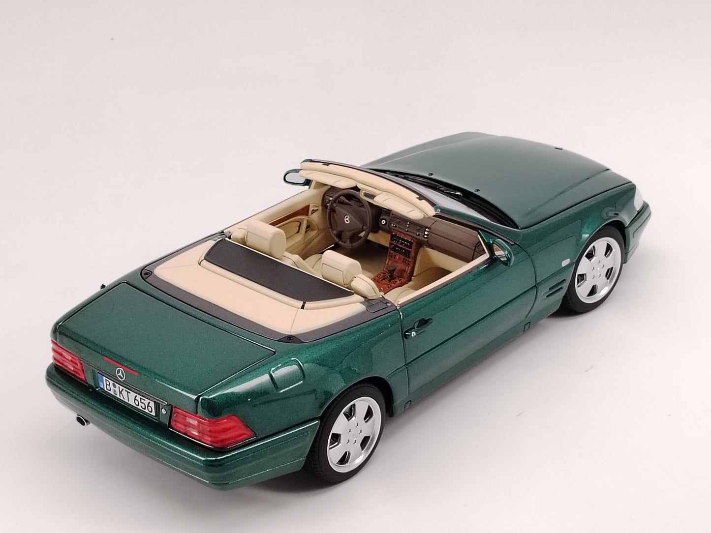 Norev 1/18 Mercedes SL500 1999 Metallic Green Alloy Full Opening Car Model
