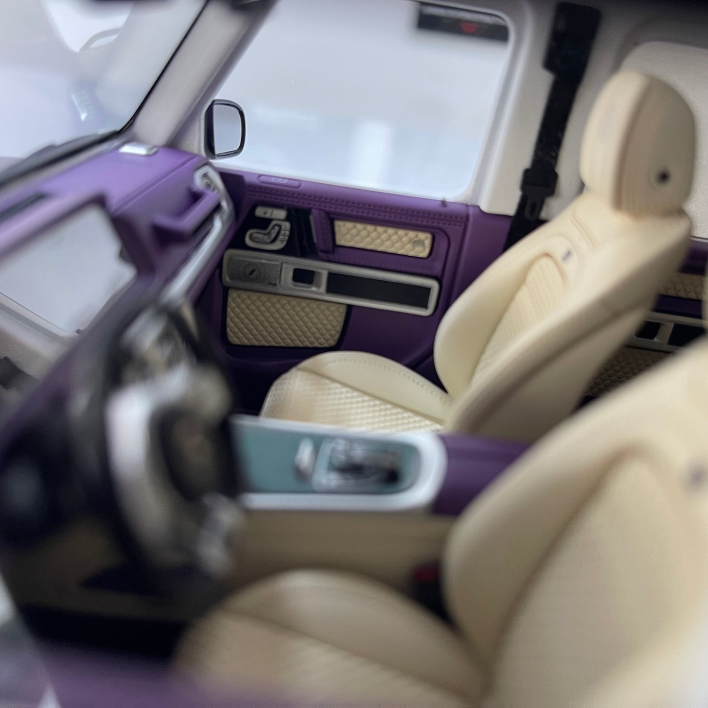 BBA MODEL 1/18 Brabus G800 Metallic Purple