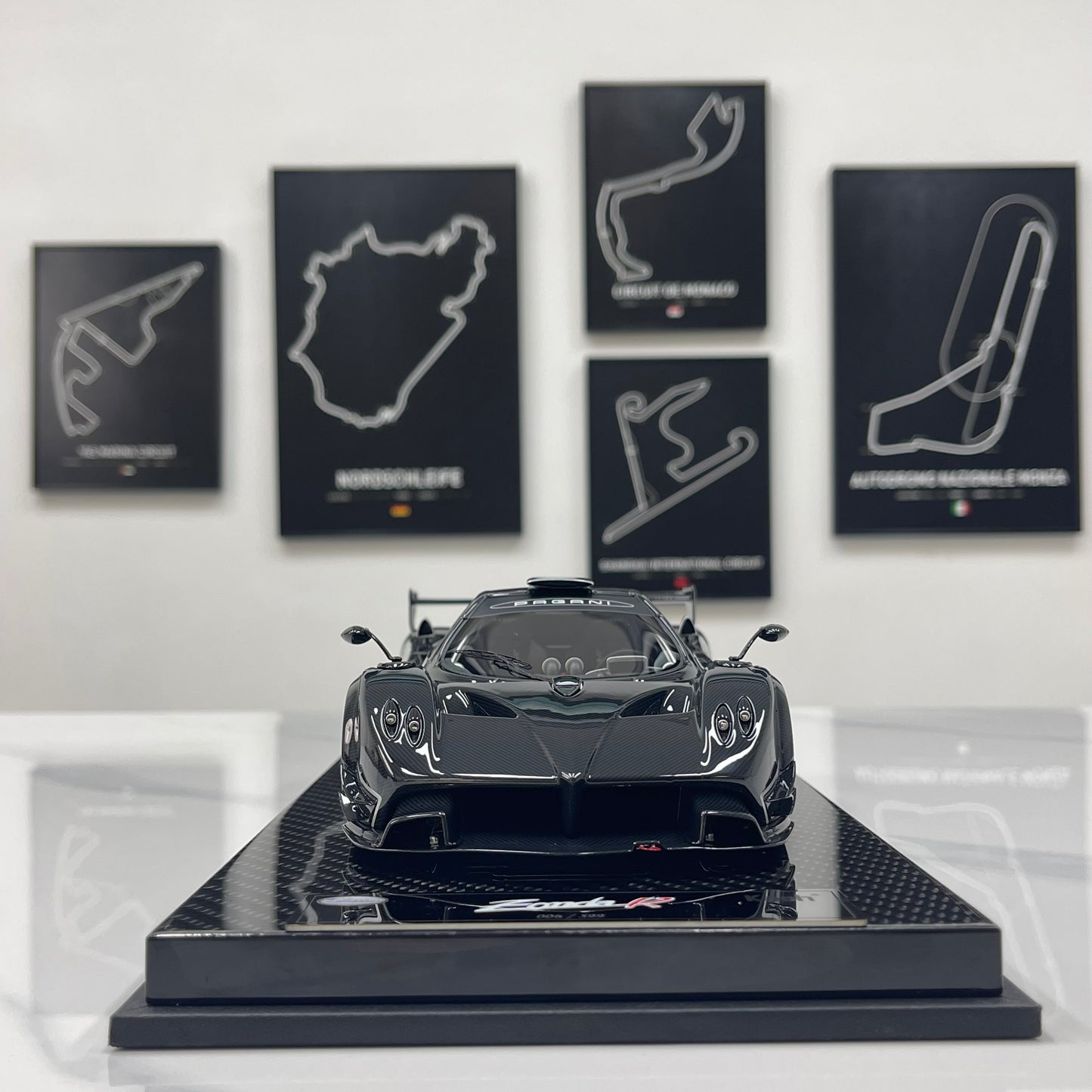 KASH MODEL 1/18 Pagani Zonda R Gloss Carbon Black KPZR002