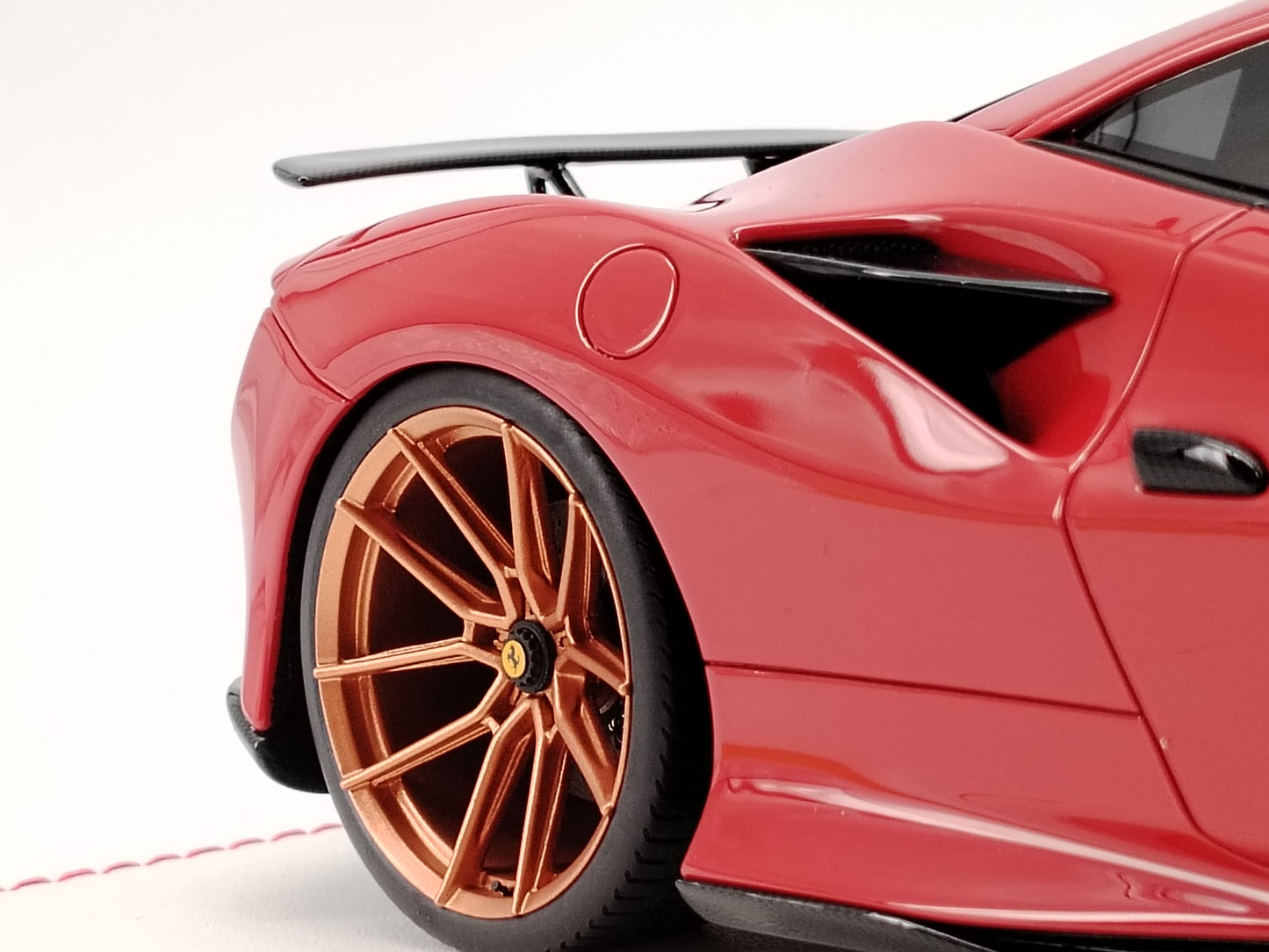 DG 1/18 Ferrari F8 Novetic Red Simulation Model Car Birthday Gift