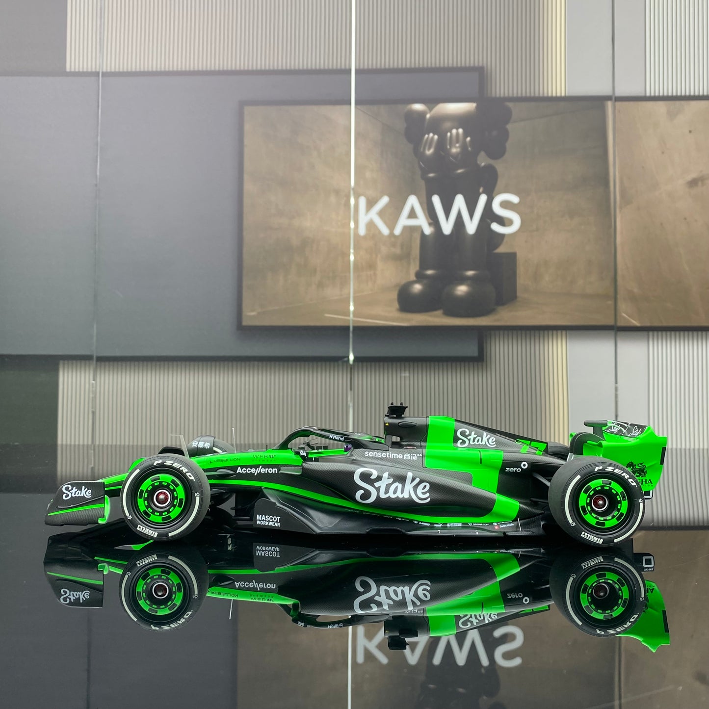 minichamps 1/18 STAKE F1 TEAM KICK SAUBER C44 VALTTERI BOTTAS-2024 Price 1579 117240177