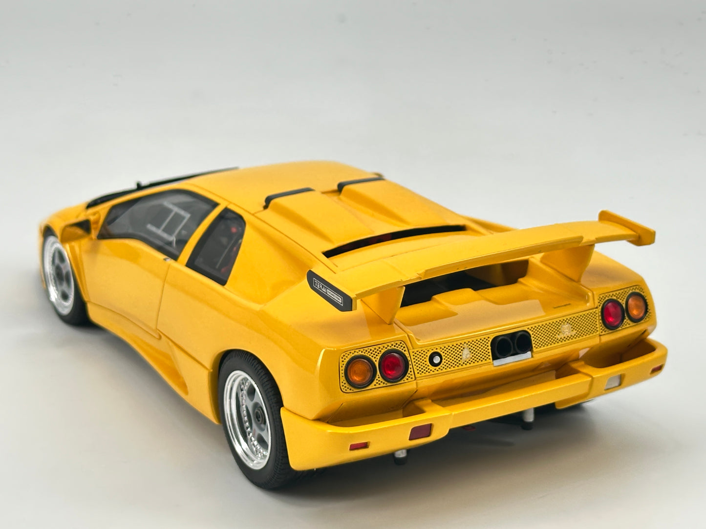 GT Spirit 1/18 Lamborghini Diablo Jota Corsa Yellow Simulated Car Model