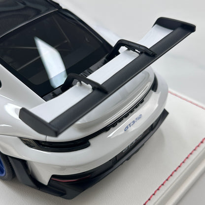 GH MODEL 1/18 Porsche 992 GT3RS, Sky Grey Limited Edition Model Car Figurine