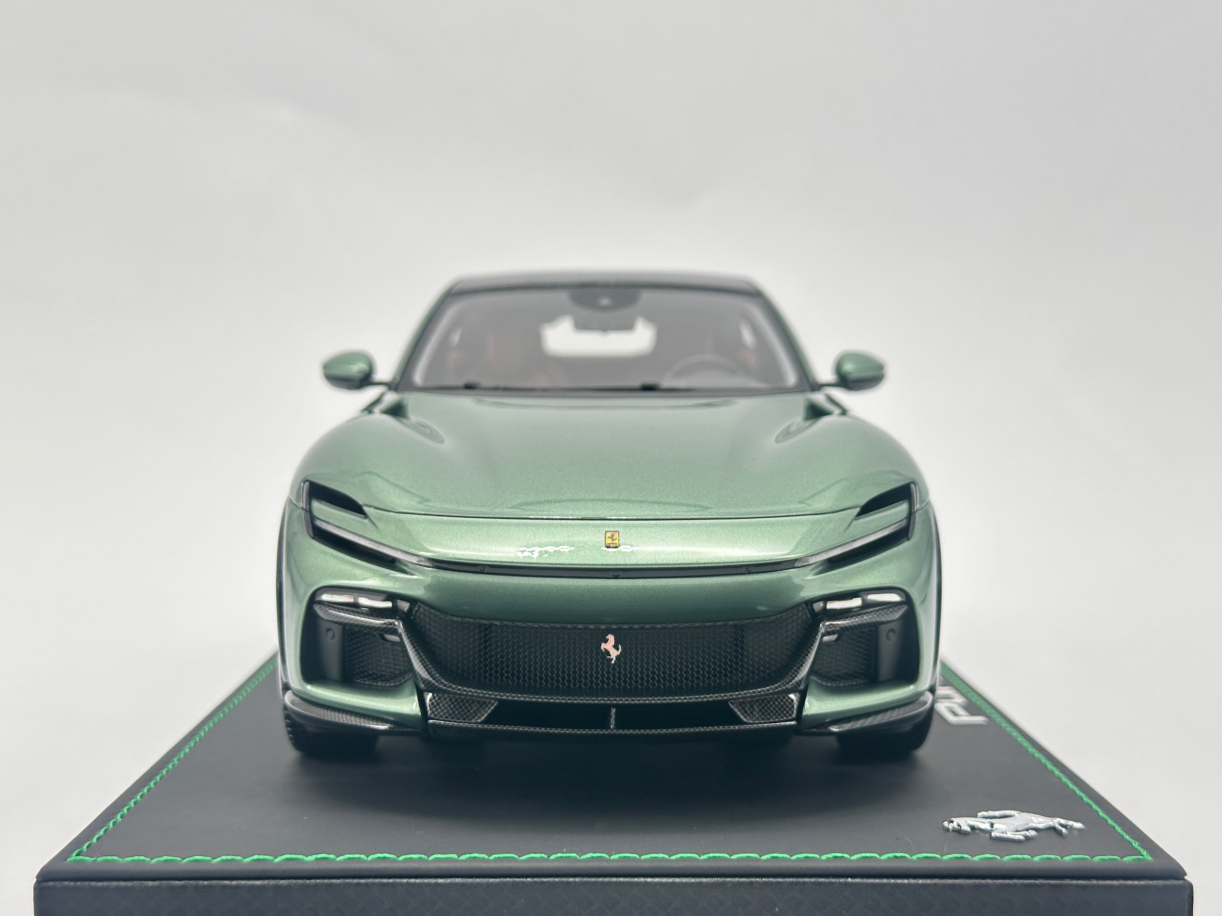 ミニカー　1/18 Ferrari Purosangue Dora Green - Carbon Fiber Roof ケース付 [P18219PLFV] Ferrari Purosangue Dora Green - Carbon Fiber Roof (without