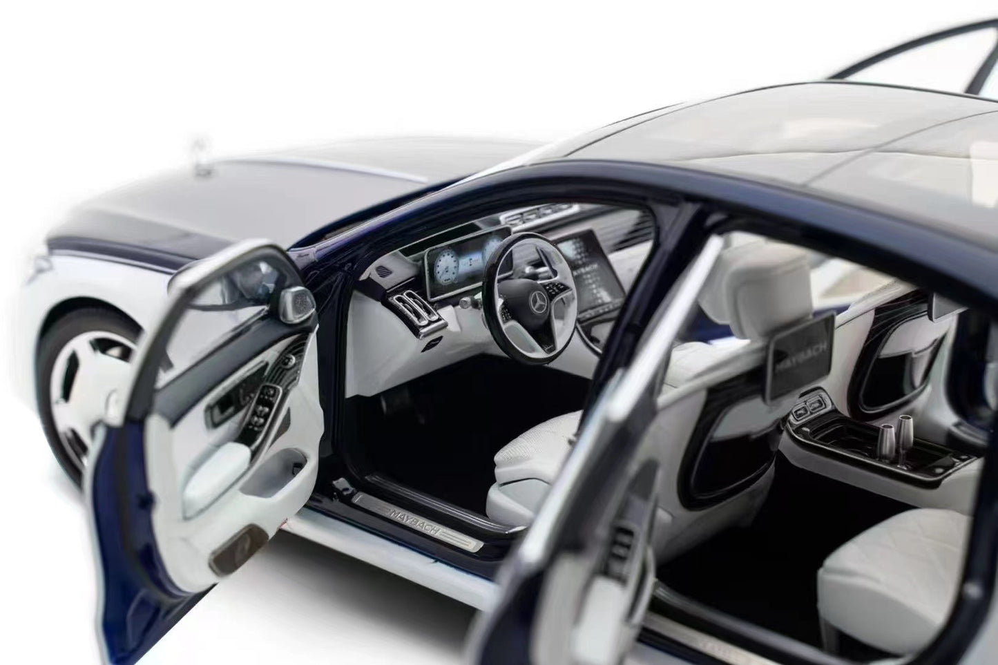 Almost Real 1/18 Mercedes-Benz Maybach S680 S-Class Alloy Fully Open Simulation Car Model Collection Ornament Gift