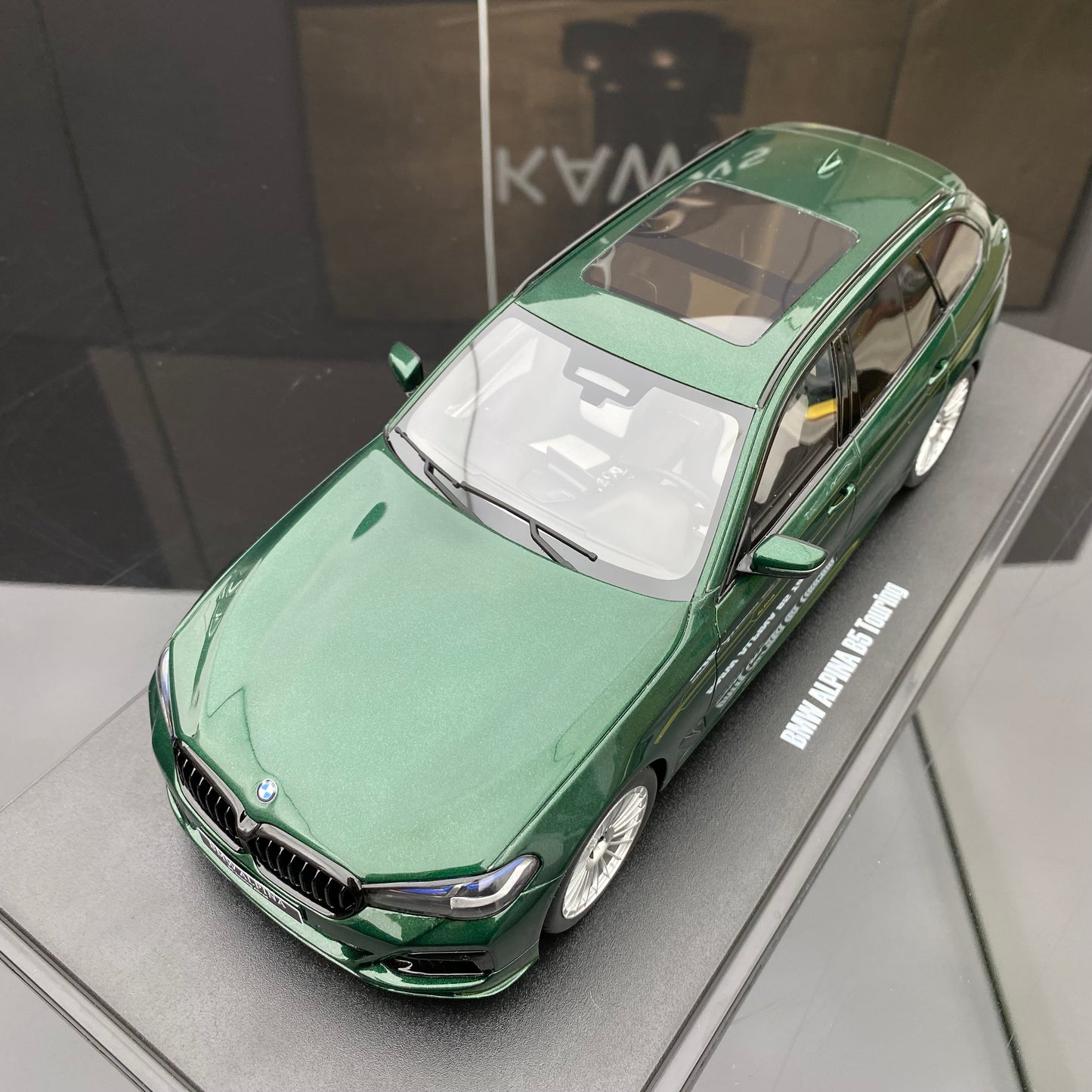 GT Spirit 1/18 BMW ALPINA B5 TOURING Green Simulation Car Model Ornament