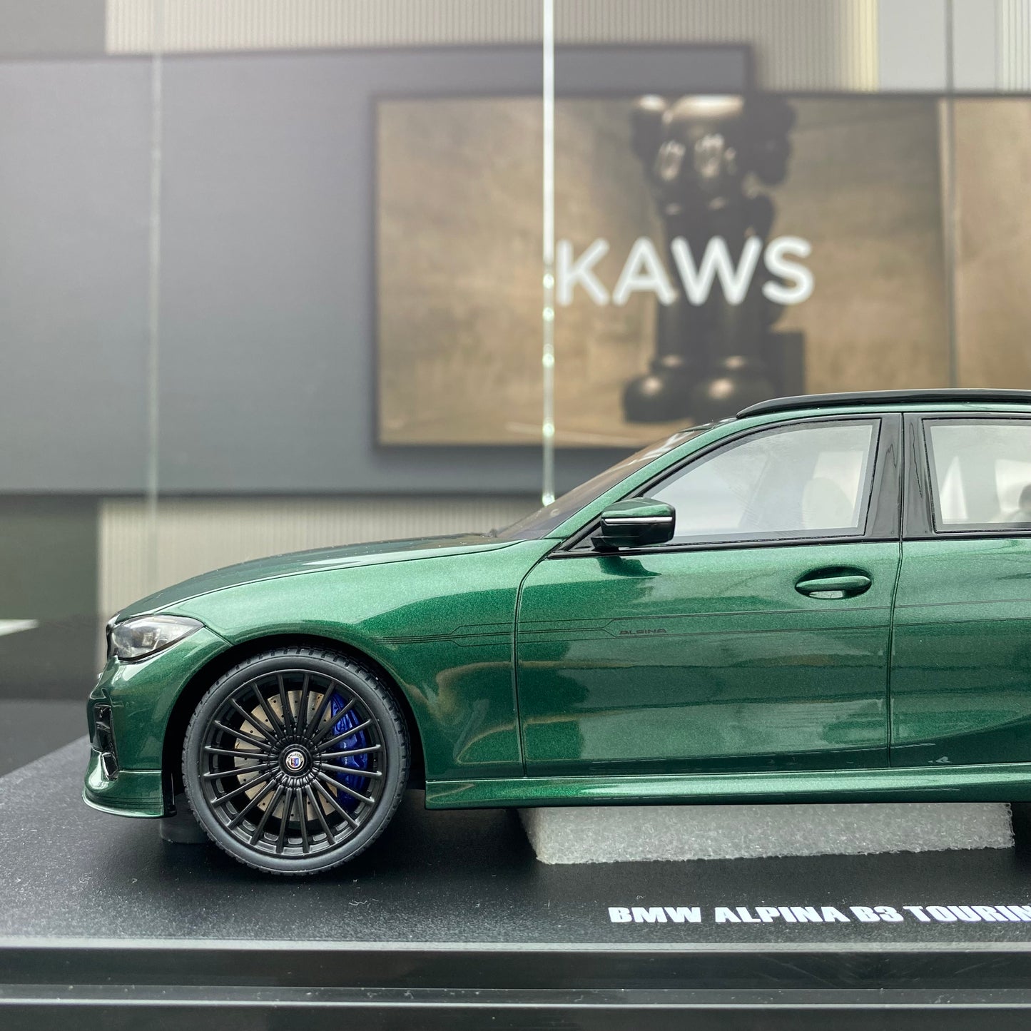 BMW Alpina B3 Touring Green, modelo de simulación GT Spirit 1/18