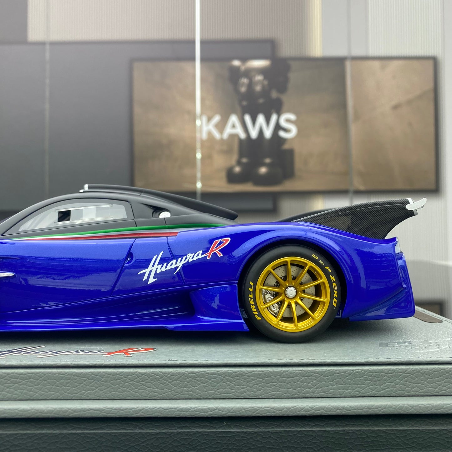 BBR 1/18 Pagani Huayra R blue simulation car model ornaments